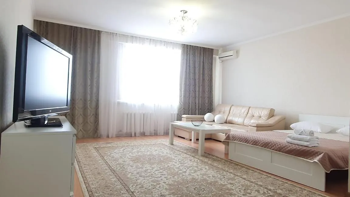 36 3Х Комн Кв На 1-8 Человек С Шикарным Видом На Байтерек Nur-Sultan  Apartment