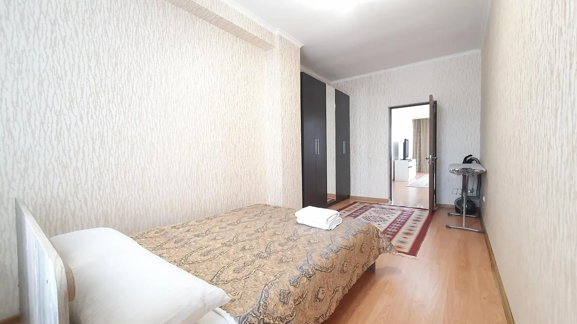 36 3Х Комн Кв На 1-8 Человек С Шикарным Видом На Байтерек Nur-Sultan  Nur-Sultan (Astana)